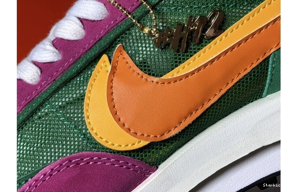 Nike BV0073-301 Waffle Pine Sacai  Green LD 0105